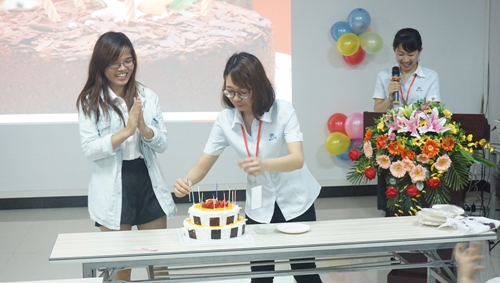 富轩员工生日会，欢乐温暖时光！