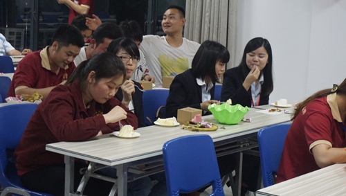 富轩员工生日会，欢乐温暖时光！