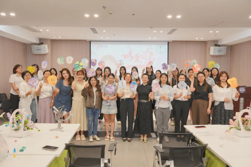 富轩全屋门窗丨以爱之名,致敬每一位不平凡的妈妈